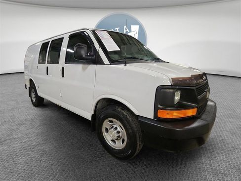 Used 2016 Chevrolet Express 2500 image 1