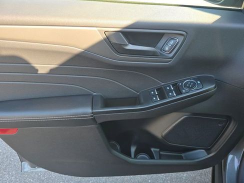 Used 2025 Ford Escape Active image 10