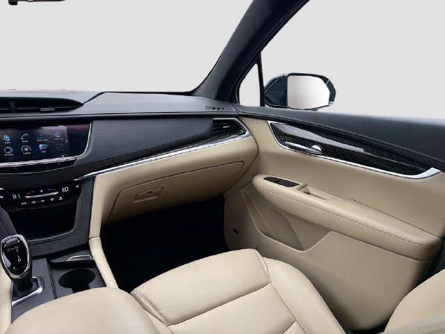 Used 2018 Cadillac XT5 AWD image 28