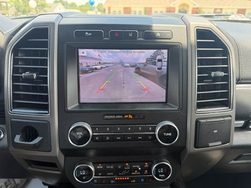 Used 2019 Ford Expedition XLT RWD image 29
