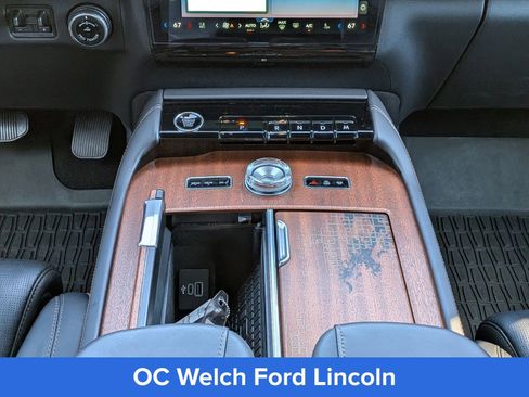 Certified 2025 Lincoln Navigator L Black Label AWD/4WD image 22