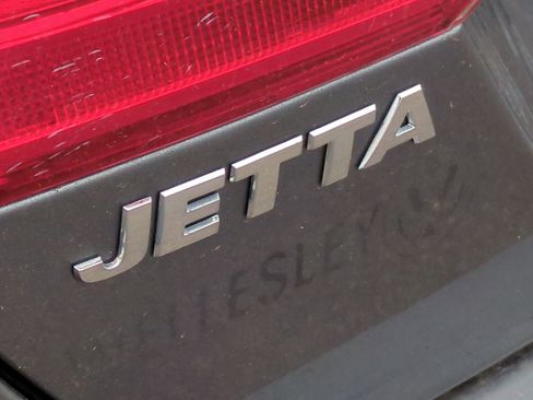 Used 2013 Volkswagen Jetta SE image 28