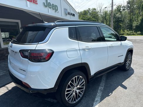 Used 2023 Jeep Compass Limited w/ Elite Group AWD/4WD image 3