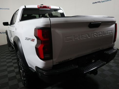 Used 2024 Chevrolet Colorado ZR2 w/ Safety Package AWD/4WD image 23