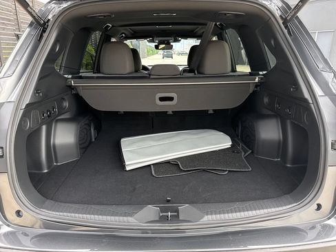Used 2025 Subaru Forester Premium AWD/4WD image 22