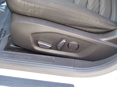 Used 2016 Ford Fusion SE FWD image 27