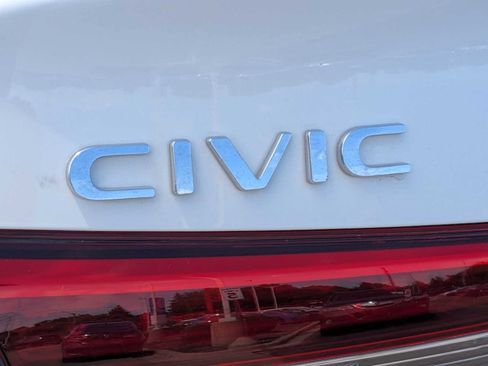 Used 2024 Honda Civic Sport image 11
