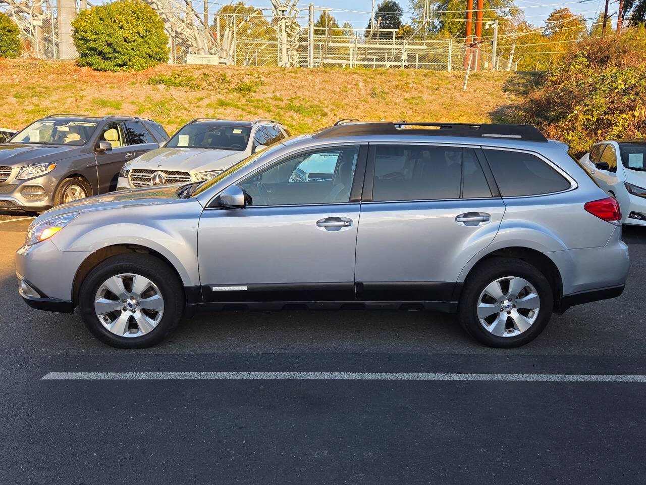 Used 2012 Subaru Outback 3.6R Limited AWD/4WD image 4