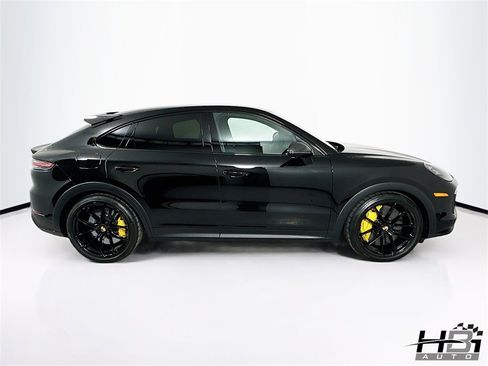Used 2023 Porsche Cayenne Turbo GT image 4