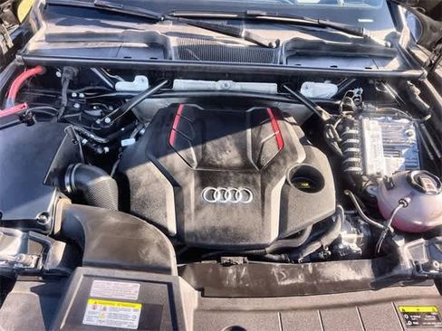 Used 2024 Audi SQ5 Prestige image 10