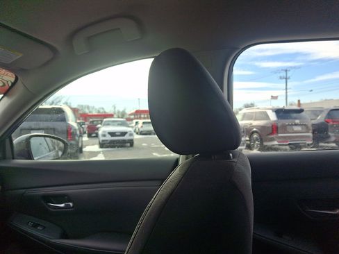 Used 2020 Nissan Sentra SV image 17