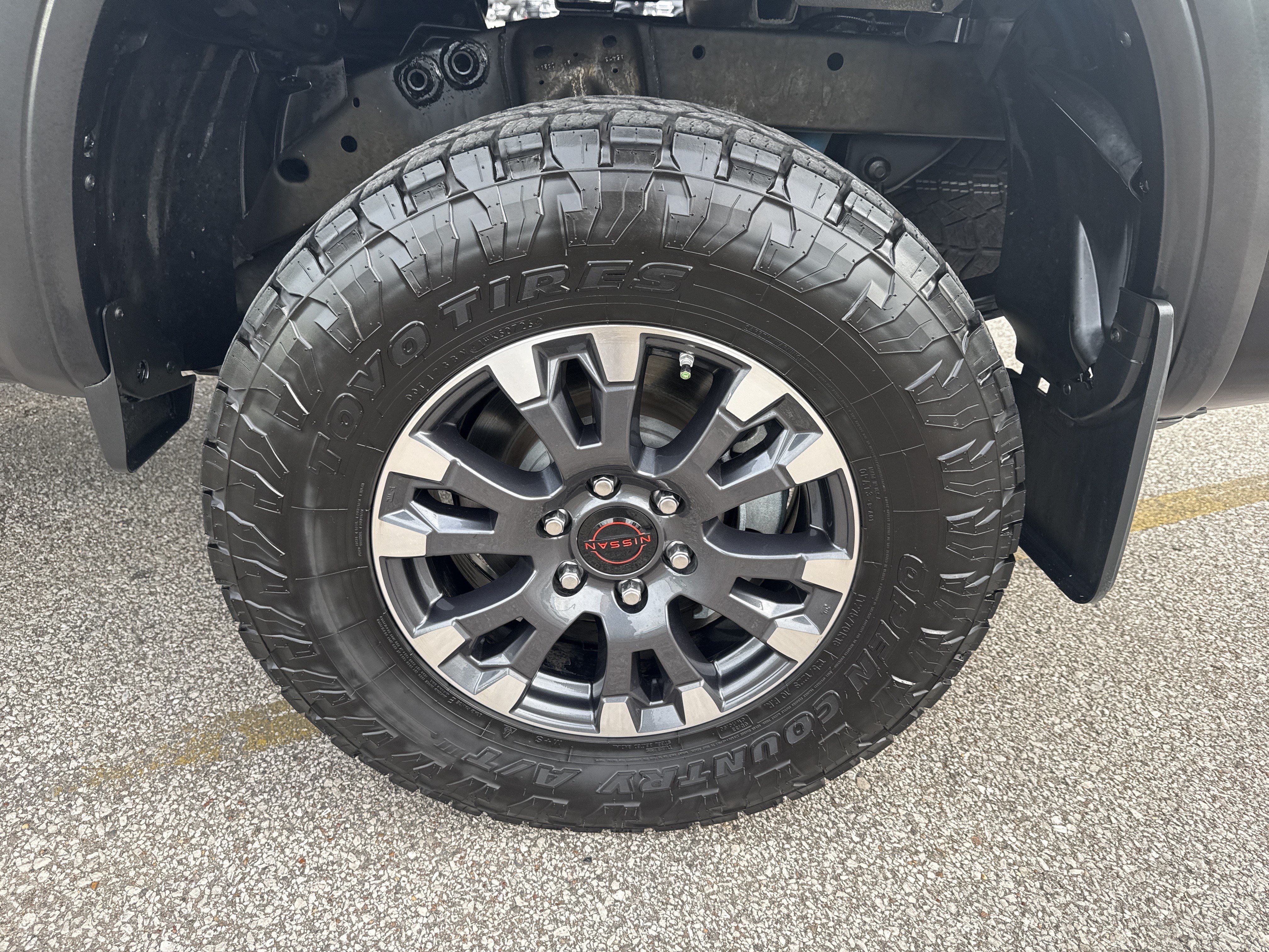 Used 2023 Nissan Titan PRO-4X AWD/4WD image 19