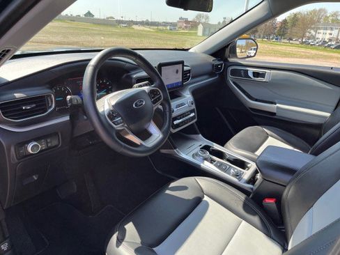 Used 2023 Ford Explorer XLT w/ Equipment Group 202A image 12