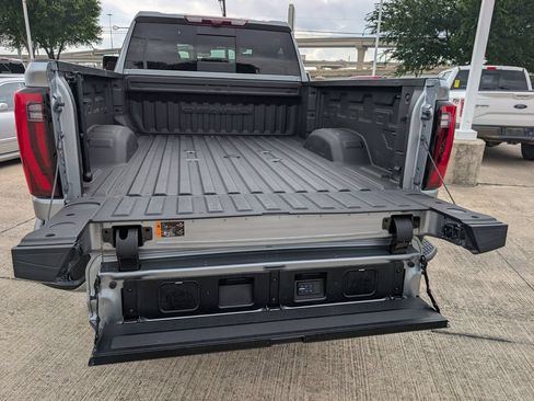 Used 2024 GMC Sierra 2500 Denali Ultimate AWD/4WD image 27