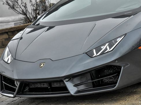 Used 2018 Lamborghini Huracan LP 580-2 image 10