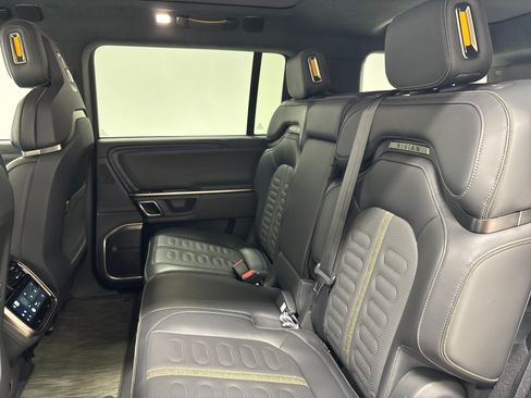 Used 2024 Rivian R1S Adventure AWD/4WD image 21