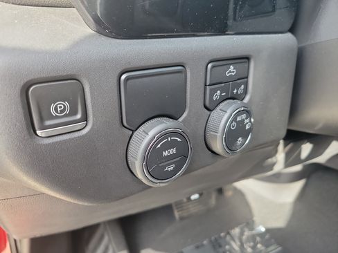 Used 2023 Chevrolet Silverado 1500 LT RWD image 24