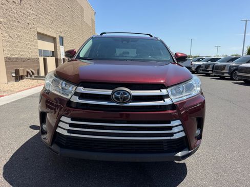 Used 2019 Toyota Highlander XLE FWD image 23