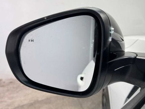 Used 2025 Chevrolet Trax LT w/ Driver Confidence Package image 11