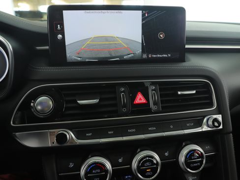 Used 2023 Genesis G70 2.0T image 14