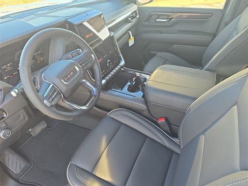 New 2026 GMC Yukon Elevation image 17