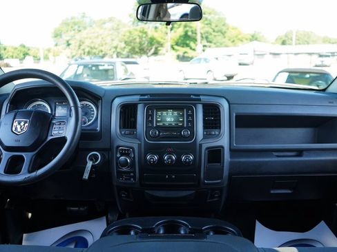 Used 2019 RAM 1500 Express w/ Express Value Package AWD/4WD image 9