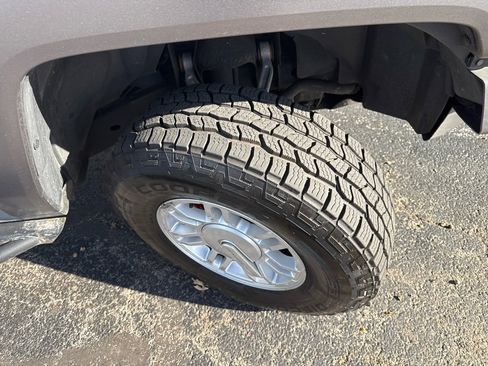 Used 2009 HUMMER H3T Alpha image 2