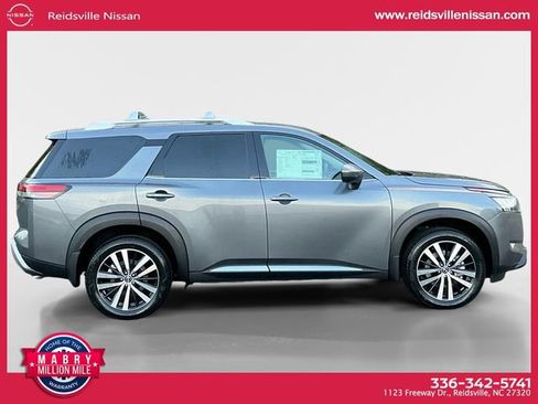 New 2025 Nissan Pathfinder Platinum w/ Cargo Package image 7