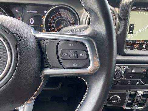Used 2022 Jeep Wrangler Unlimited Sahara AWD/4WD image 20