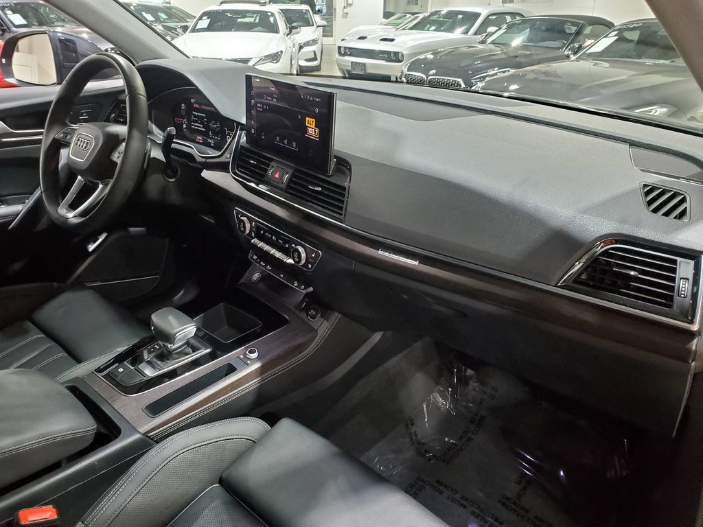 Used 2023 Audi Q5 2.0T Premium Plus w/ Premium Plus Package AWD/4WD image 15