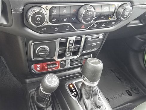 New 2025 Jeep Gladiator Mojave image 12