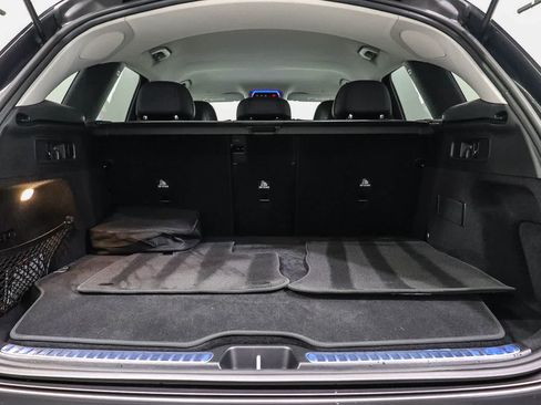 Used 2025 Mercedes-Benz GLC 350e 4MATIC image 26