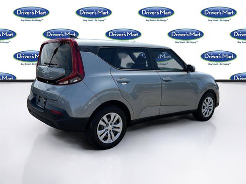 Used 2022 Kia Soul LX FWD image 7