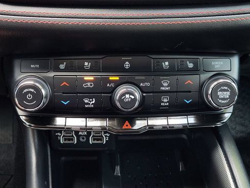 Used 2025 Dodge Durango R/T AWD/4WD image 21