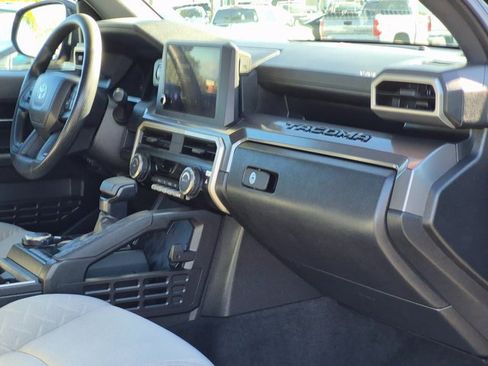 Used 2025 Toyota Tacoma SR5 image 20