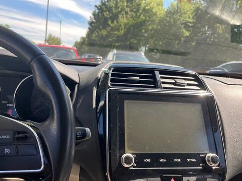 Used 2020 Mitsubishi Outlander Sport SE FWD image 10