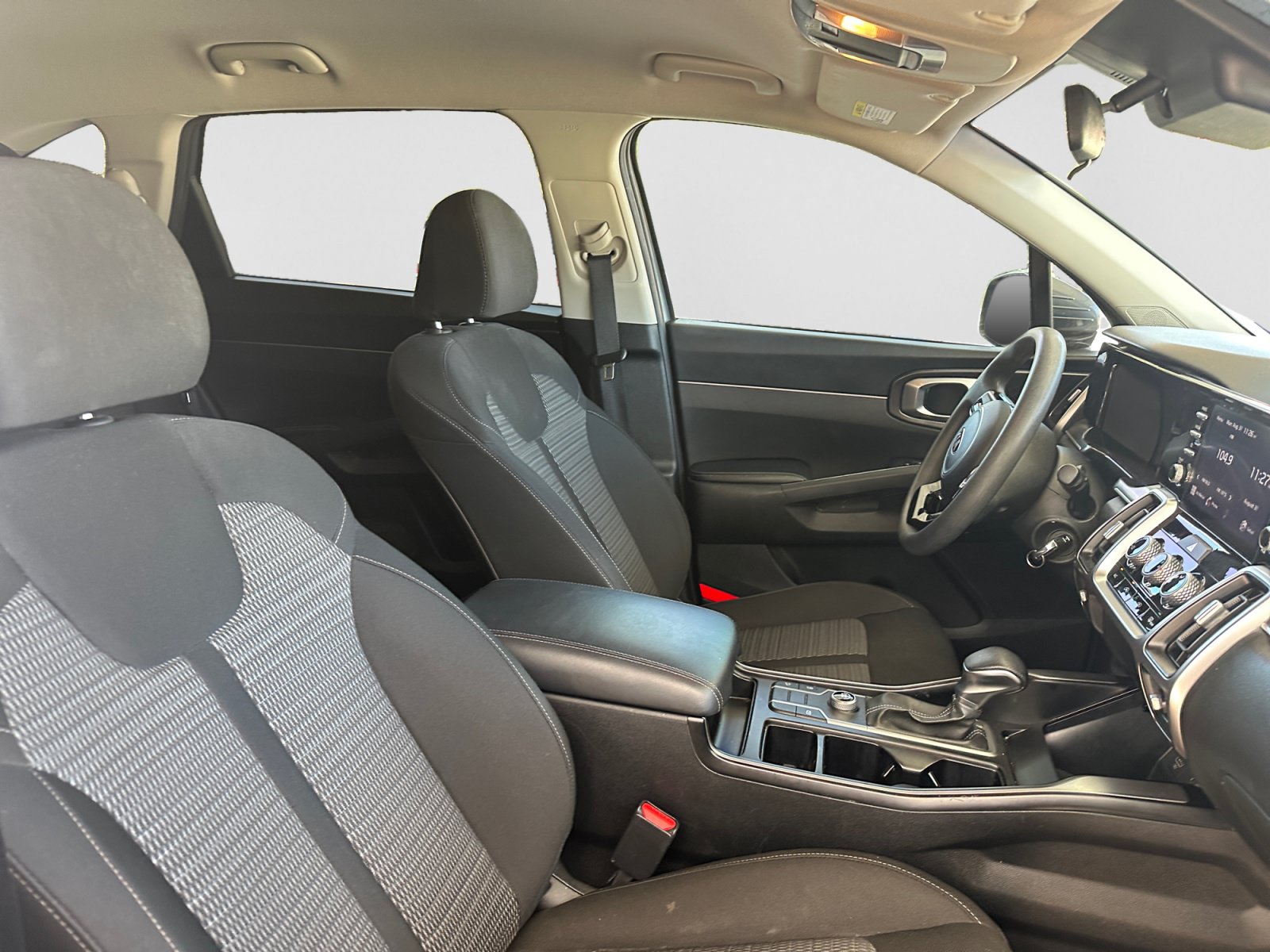 Used 2021 Kia Sorento LX FWD image 16
