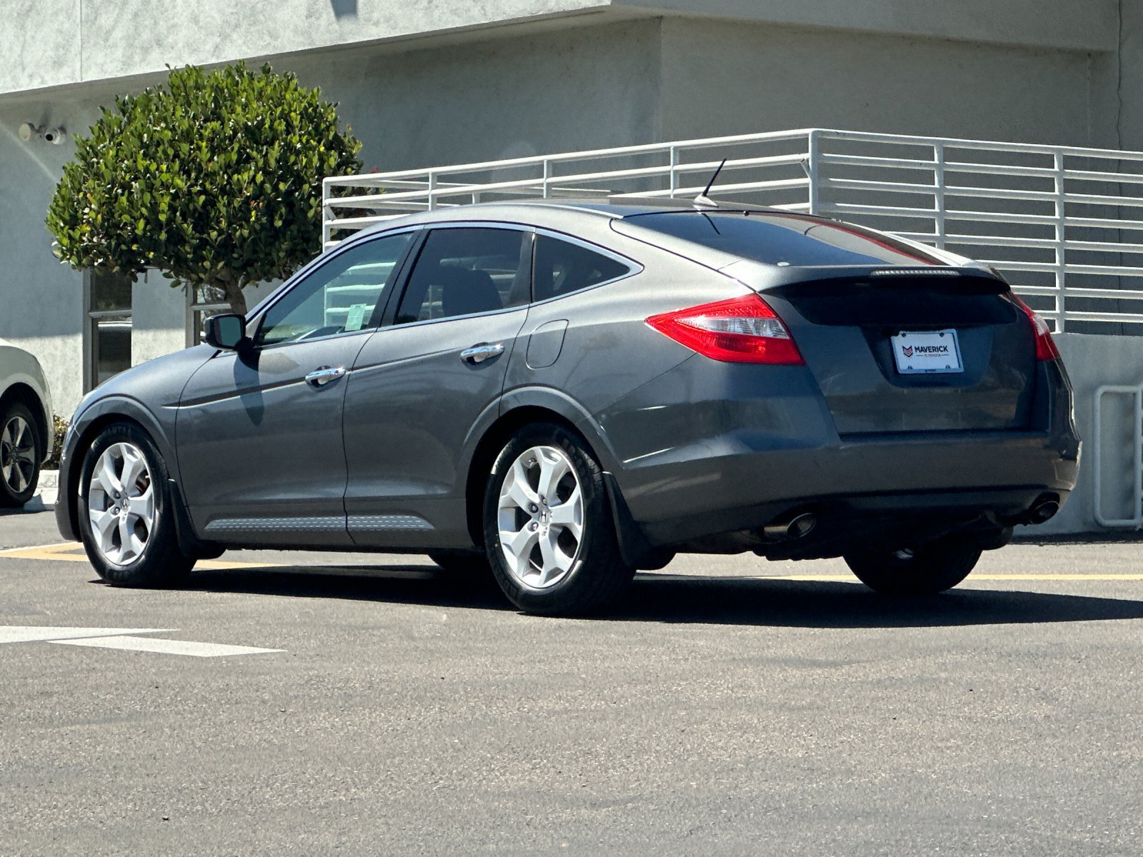 Used 2012 Honda Crosstour EX-L image 3