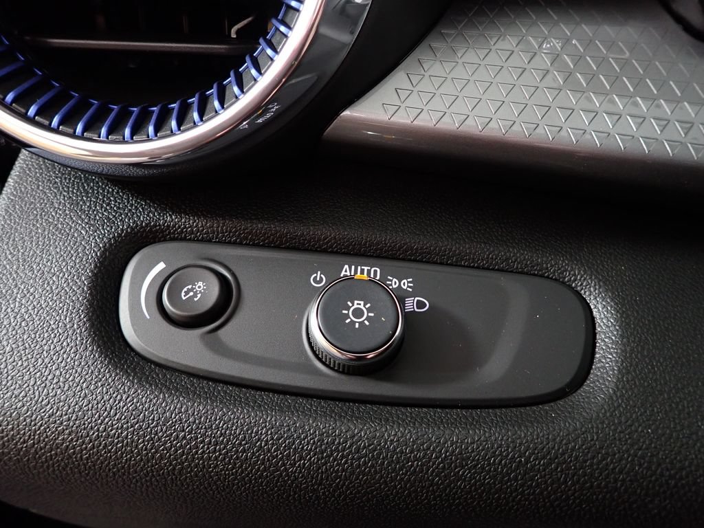 New 2026 Chevrolet Trax LT w/ Driver Confidence Package FWD image 22