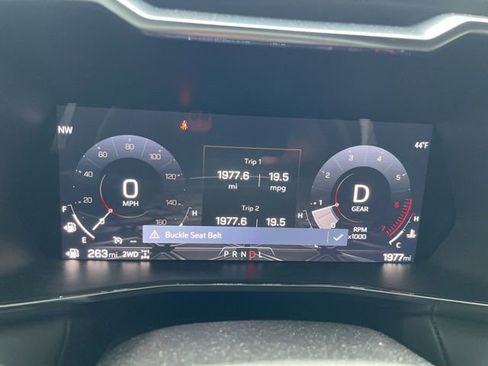 Used 2025 GMC Canyon Elevation w/ Convenience Package image 10