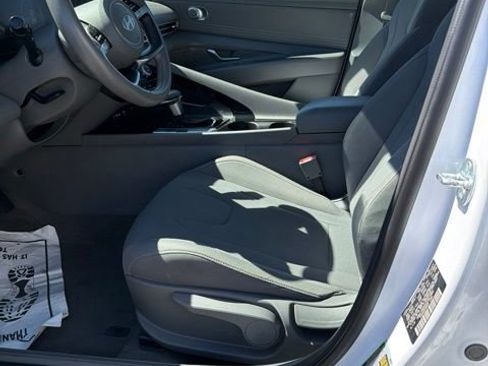 Used 2025 Hyundai Elantra SEL FWD image 7