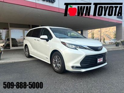 Certified 2021 Toyota Sienna XLE