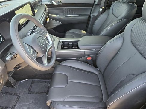 Used 2025 Hyundai Palisade Calligraphy image 8