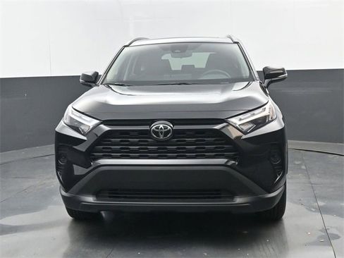 Used 2025 Toyota RAV4 XLE image 20