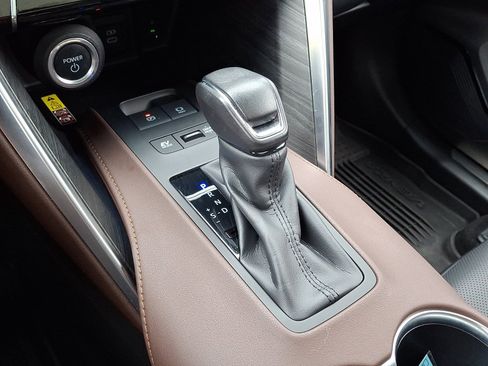 Certified 2023 Toyota Venza Limited AWD/4WD image 17