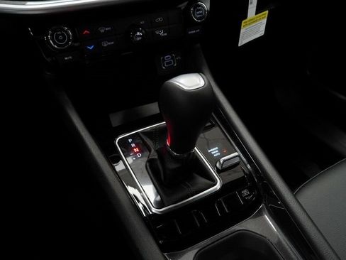 New 2026 Jeep Compass Latitude image 24