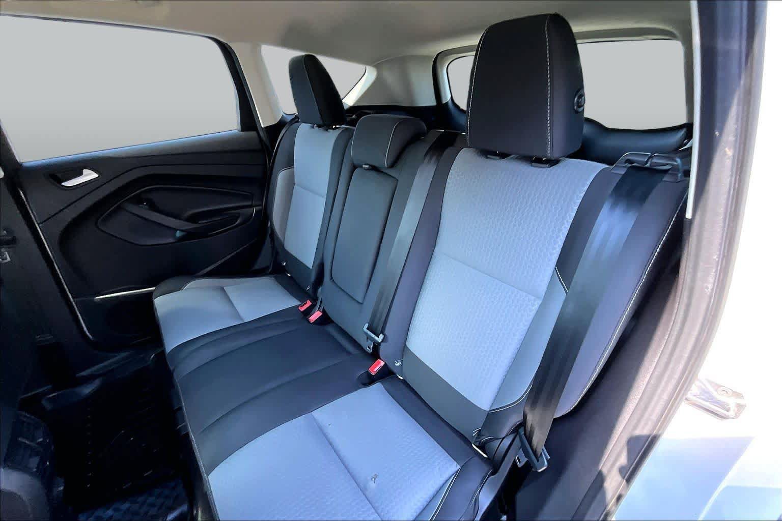 Used 2017 Ford Escape SE FWD image 18