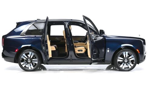 New 2026 Rolls-Royce Cullinan AWD/4WD image 3