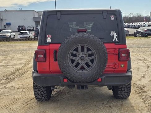 Used 2024 Jeep Wrangler Sport S image 11
