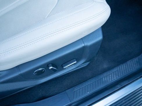 Used 2024 Ford Expedition Limited image 44